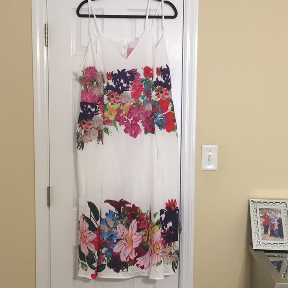 Rosegal Dresses & Skirts - White floral dress